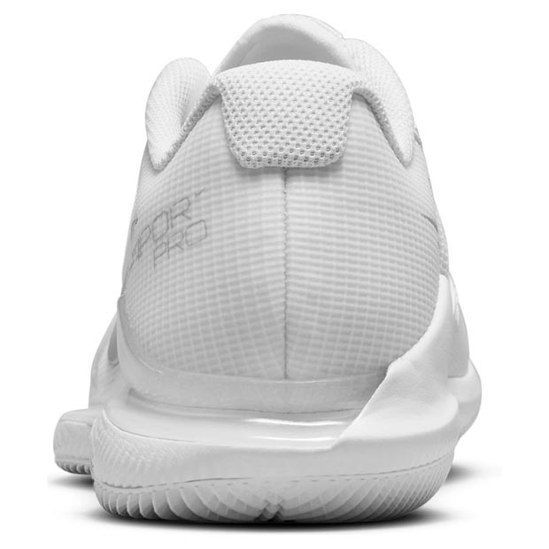 [나이키 여성용 에어 줌 베이퍼 프로 테니스화] NIKE Women`s Air Zoom Vapor Pro Tennis Shoes - White and Metallic Silver