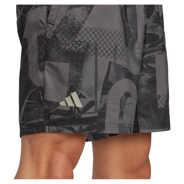 [아디다스 남성용 크럽 그래픽 7인치 테니스 반바지] Adidas Men&#039;s Club Graphic 7 Inch Tennis Shorts - Grey Five and Black