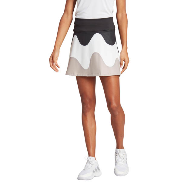 [아디다스 여성용 Marimekko 프리미엄 13인치 테니스 스커트] Adidas Women&#039;s Marimekko Premium  13 Inch Tennis Skirt - Multicolor and Black